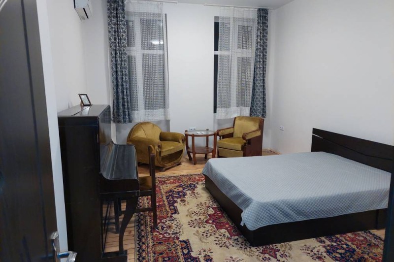 Издаје се  1 спаваћа соба Софија , Центар , 60 м2 | 61816678 - слика [2]