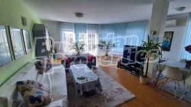 3-стаен град Варна, Център