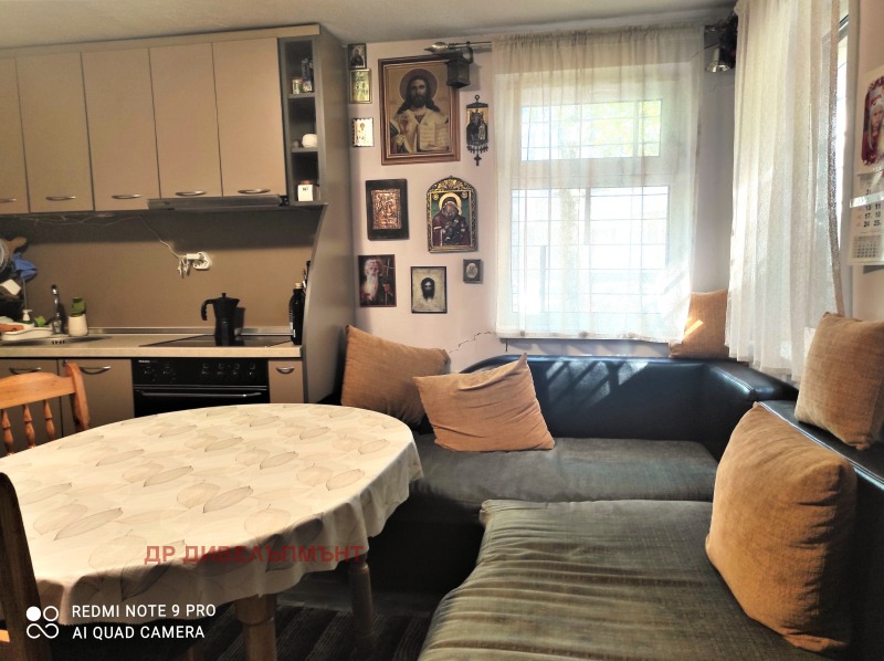 Дава под наем ЕТАЖ ОТ КЪЩА, гр. София, Гео Милев, снимка 2 - Етаж от къща - 52385117