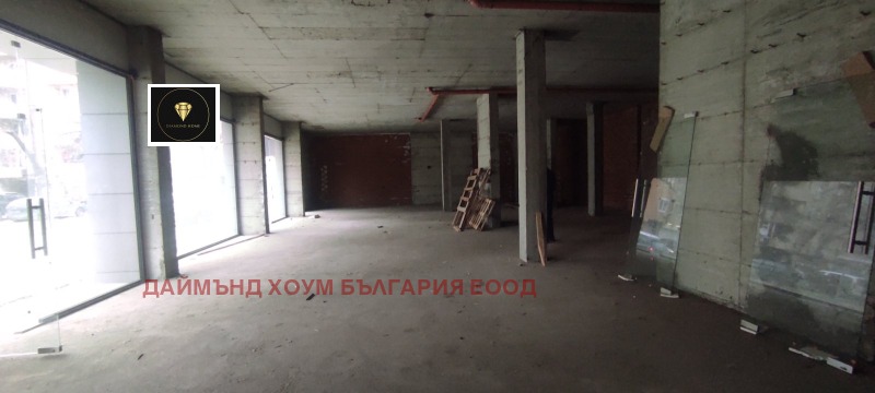 Дава под наем МАГАЗИН, гр. Пловдив, Кючук Париж, снимка 4 - Магазини - 53415774