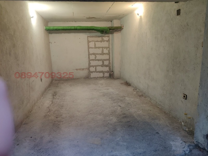 Дава под наем ГАРАЖ, ПАРКОМЯСТО, гр. София, Банишора, снимка 2 - Гаражи и паркоместа - 52977808