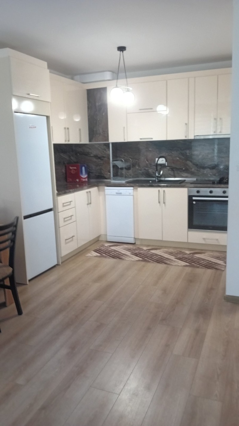 Дава под нем  2-стаен, град Пловдив, Южен •  440 EUR • ID 97661837 — holmes.bg - [1] 