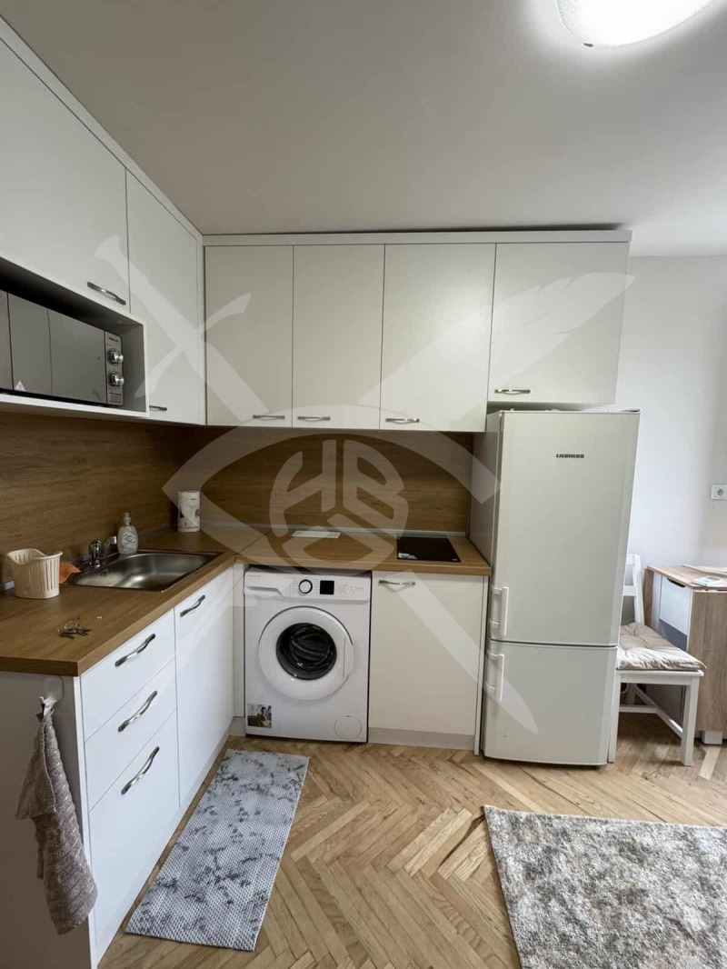 Дава под нем  1-стаен, град Варна, Левски 1 •  260 € • ID 79042129 — holmes.bg - [1] 