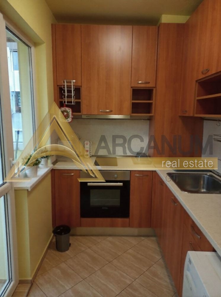 Дава под наем 3-СТАЕН, гр. Варна, ВИНС-Червен площад