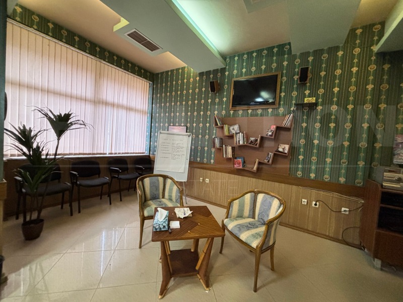 Дава под наем МАГАЗИН, гр. Варна, Цветен квартал, снимка 2 - Магазини - 53463855