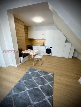 Estudio Shirok tsentar, Pleven 6