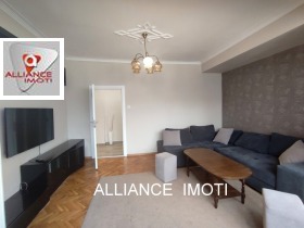 4-стаен град София, Изток