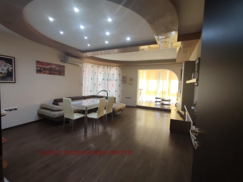 Zu vermieten  2 Schlafzimmer Stara Zagora , Bila , 125 qm | 82898716