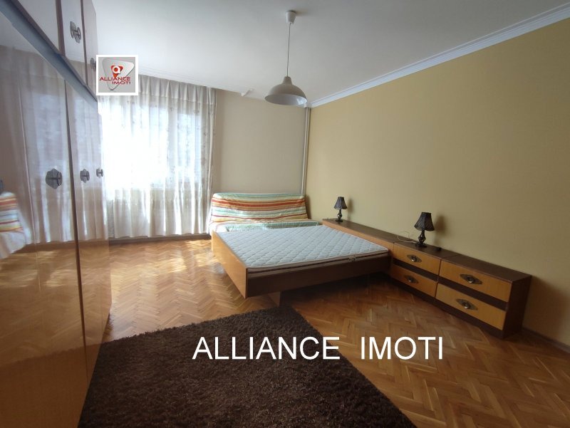 Дава под наем  4-стаен град София , Изток , 140 кв.м | 45705535 - изображение [12]