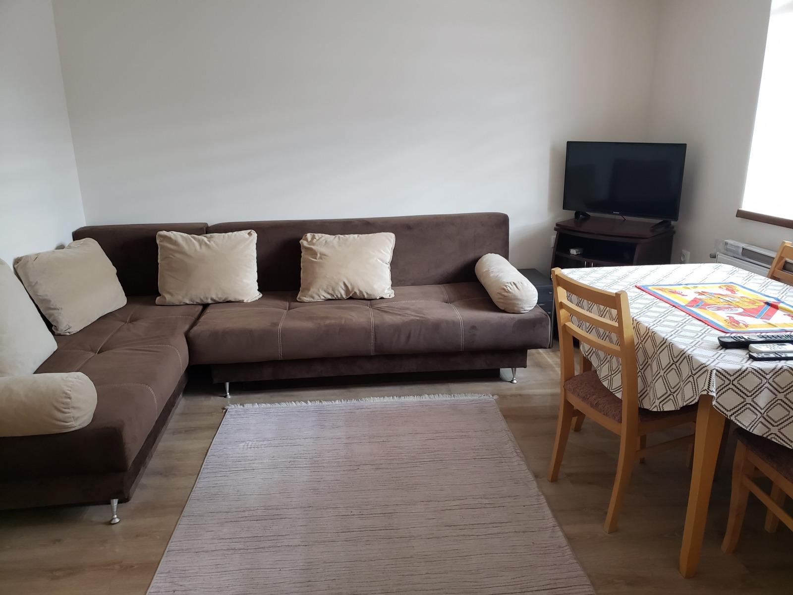 Дава под наем 2-СТАЕН, гр. Шумен, Пазара