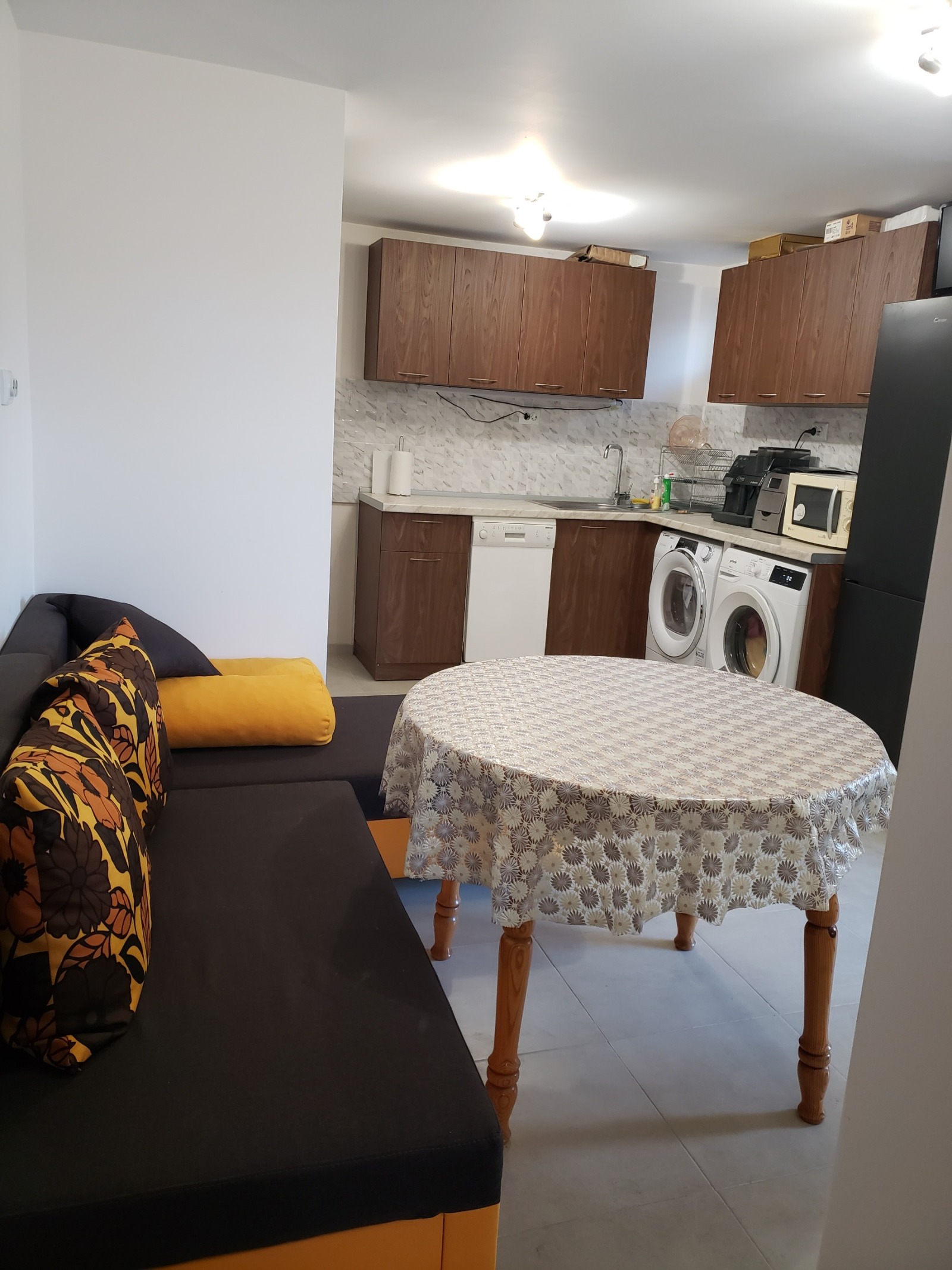 Дава под наем 2-СТАЕН, гр. Шумен, Пазара, снимка 5 - Апартаменти - 54102527