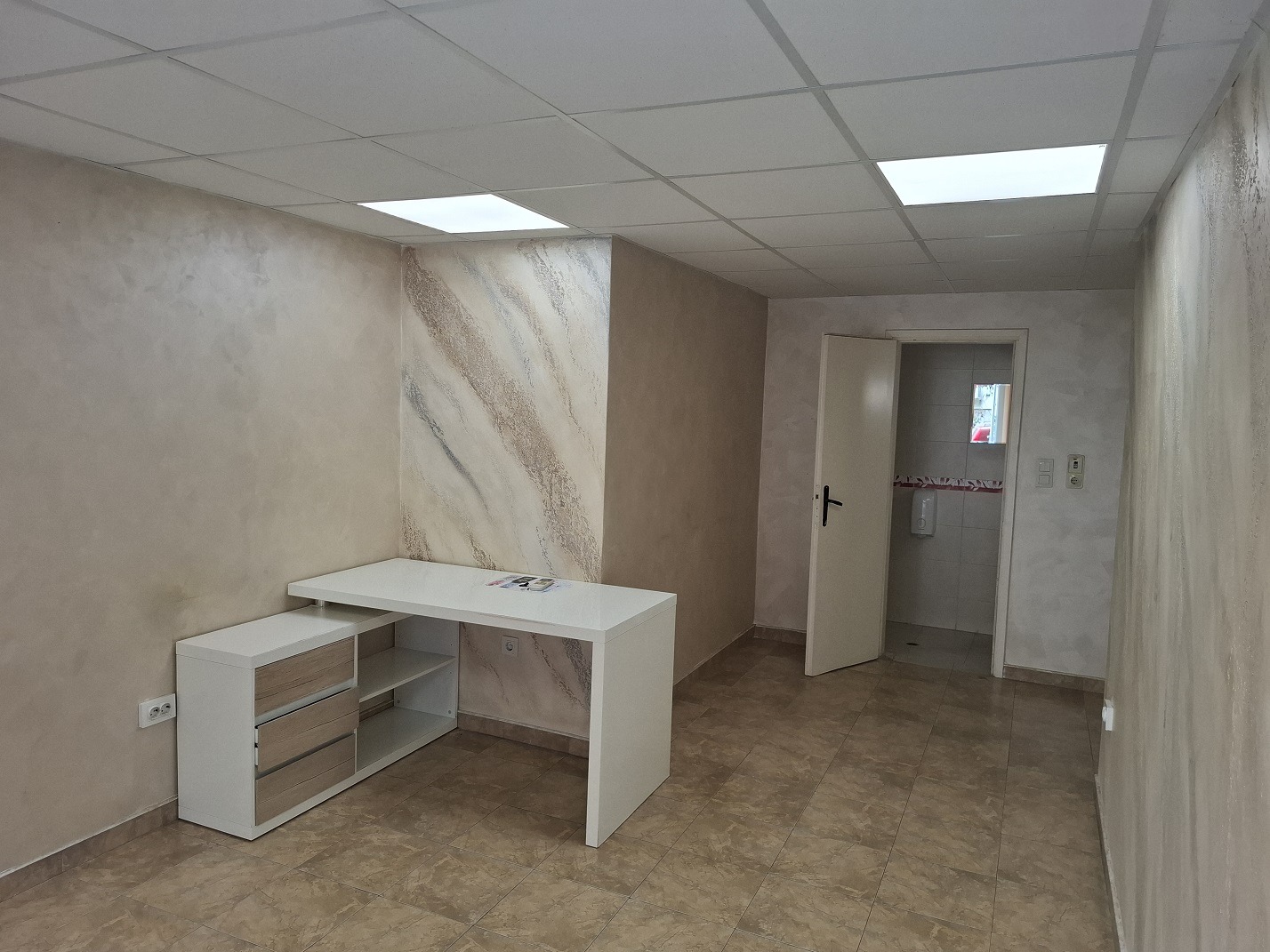 Дава под наем ОФИС, гр. Пловдив, Център, снимка 4 - Офиси - 55086318