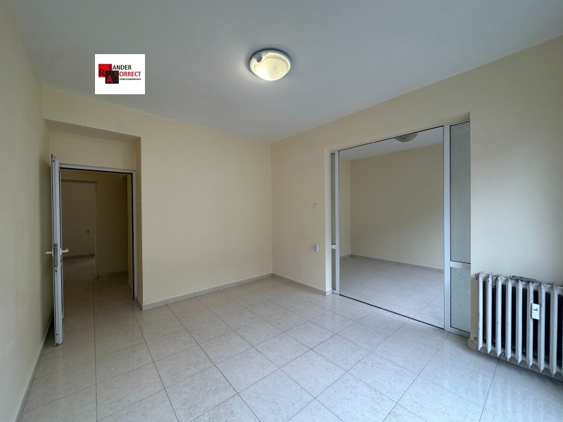 Te huur  Kantoor Sofia , Tsentar , 72 m² | 51755902 - afbeelding [5]