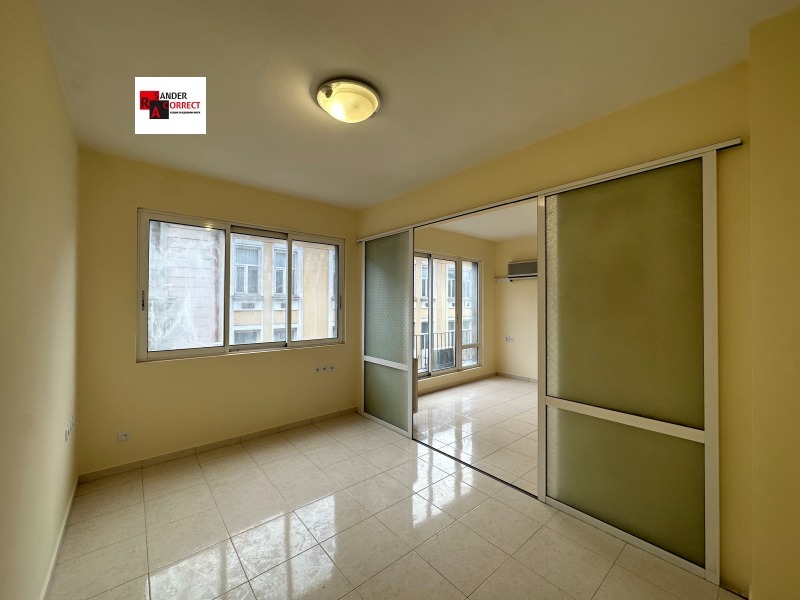 Te huur  Kantoor Sofia , Tsentar , 72 m² | 51755902 - afbeelding [7]