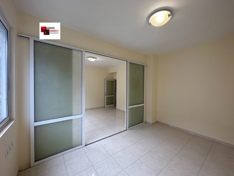 Te huur  Kantoor Sofia , Tsentar , 72 m² | 51755902 - afbeelding [6]