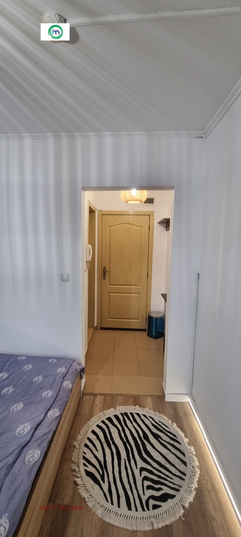 Дава под наем СТАЯ, гр. Пазарджик, Идеален център, снимка 2 - Стаи под наем - 52523851