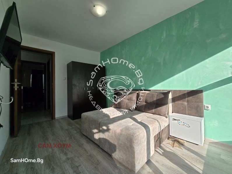 Дава под нем  2-стаен, град Варна, Център •  425 EUR • ID 23704831 — holmes.bg - [1] 