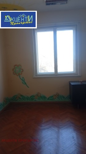 Дава под наем ОФИС, гр. Павликени, област Велико Търново, снимка 9 - Офиси - 53412106