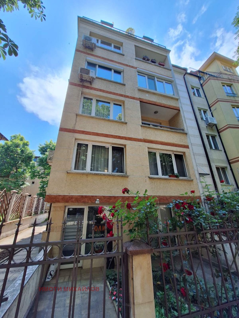 Zu vermieten  3 Schlafzimmer Sofia , Zentar , 135 qm | 77046100 - Bild [14]