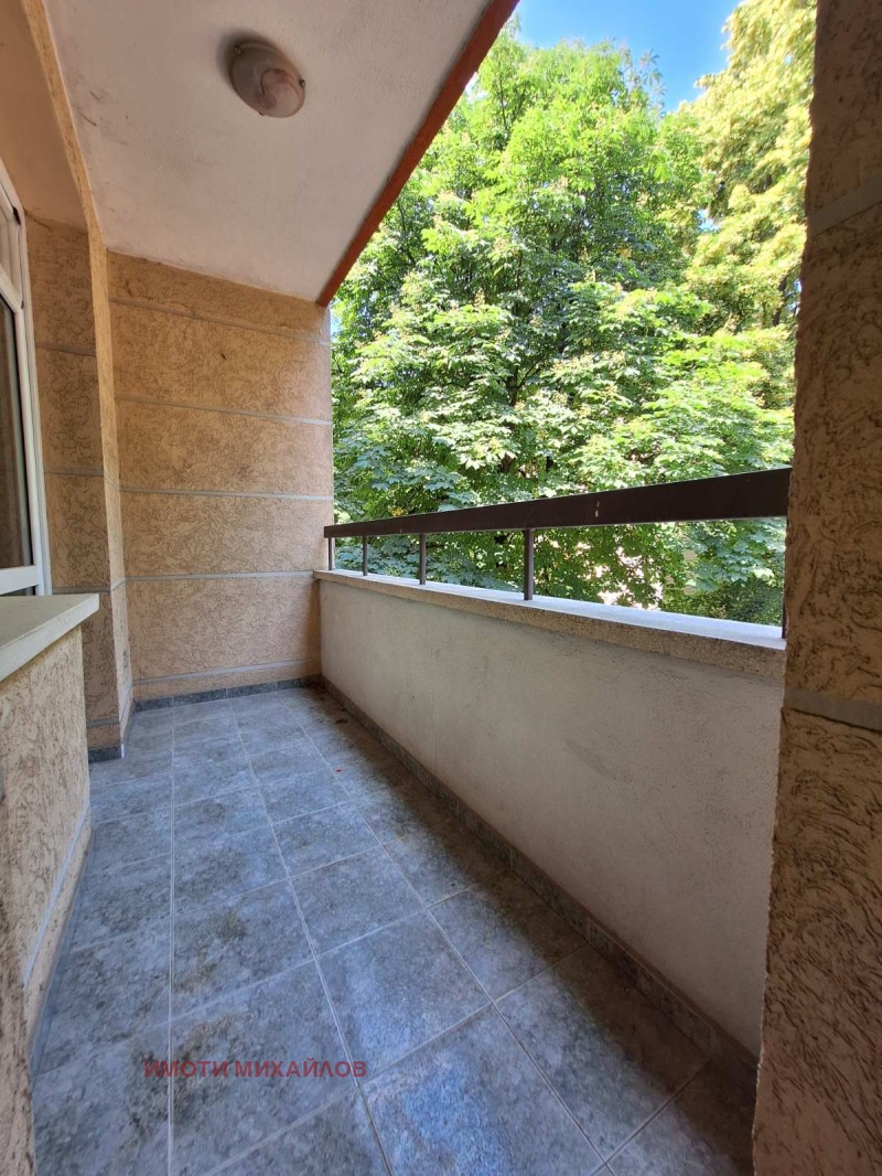 Zu vermieten  3 Schlafzimmer Sofia , Zentar , 135 qm | 77046100 - Bild [8]