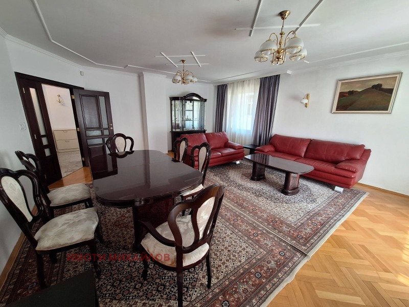Zu vermieten  3 Schlafzimmer Sofia , Zentar , 135 qm | 77046100 - Bild [7]