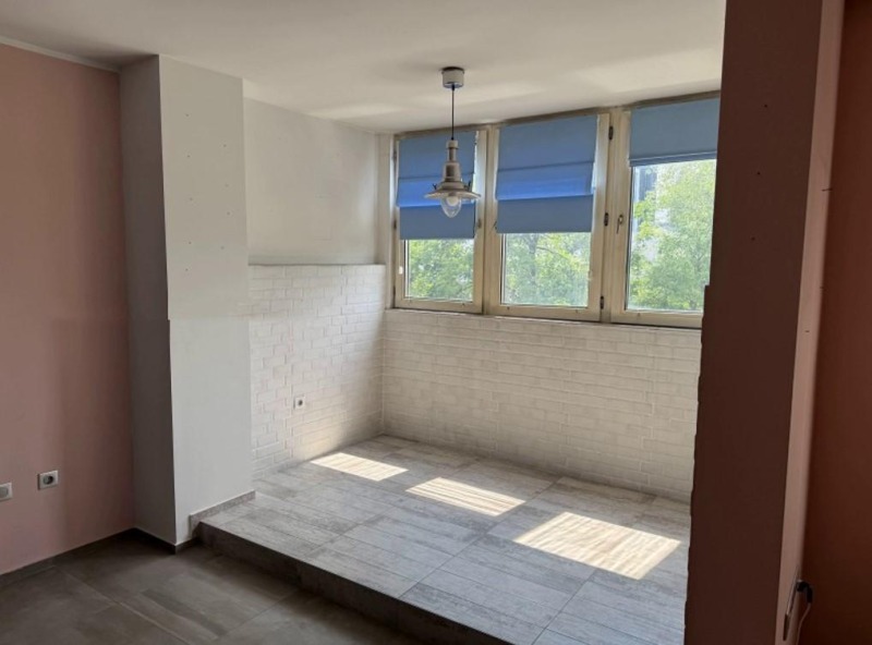 A louer  3 chambres Sofia , Iztok , 143 m² | 37829242 - image [5]