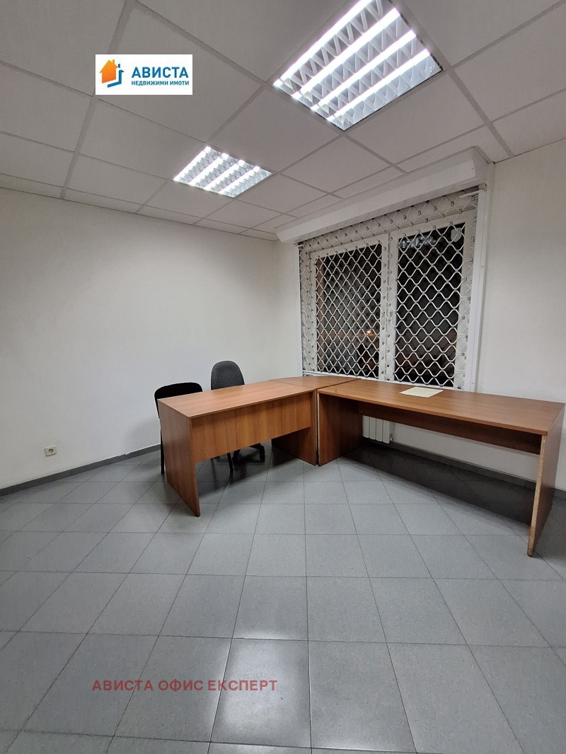 Дава под наем СКЛАД, гр. София, Гоце Делчев, снимка 2 - Складове - 52990895