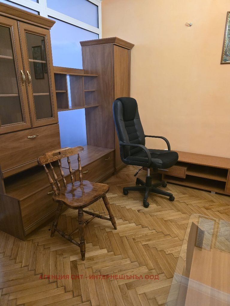 Дава под наем 3-СТАЕН, гр. София, Център, снимка 3 - Апартаменти - 55653206