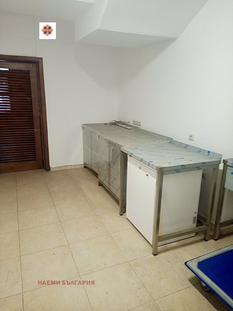 Издаје се  Бар; кафић регион Благоевград , Разлог , 300 м2 | 30841287 - слика [10]