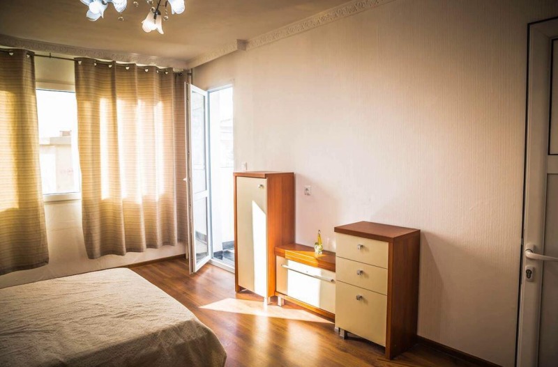 De inchiriat  Studio Burgas , Meden rudnic - zona B , 50 mp | 30229669 - imagine [2]