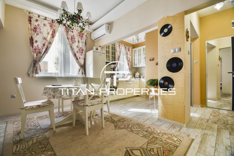 Zu vermieten  2 Schlafzimmer Sofia , Zentar , 70 qm | 69502653