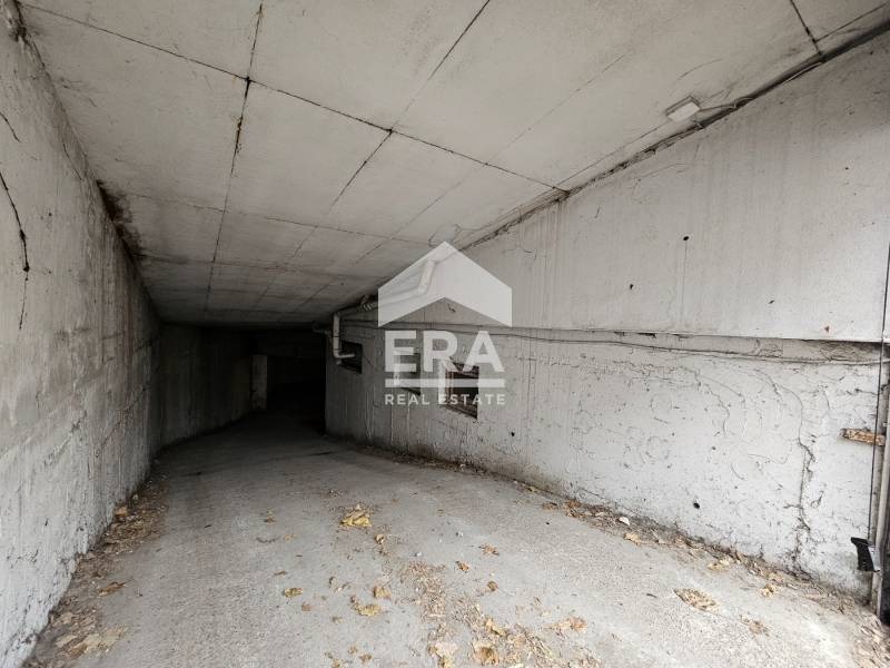 Дава под наем ГАРАЖ, ПАРКОМЯСТО, гр. Русе, Център, снимка 2 - Гаражи и паркоместа - 52604887