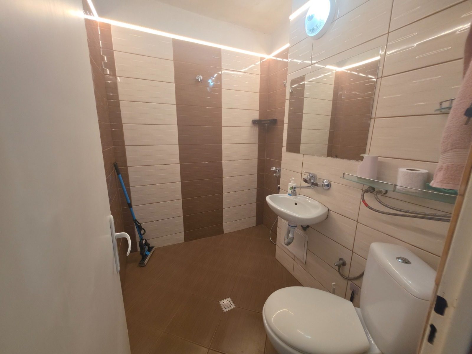 Дава под наем 3-СТАЕН, гр. София, Младост 4, снимка 14 - Апартаменти - 56262297