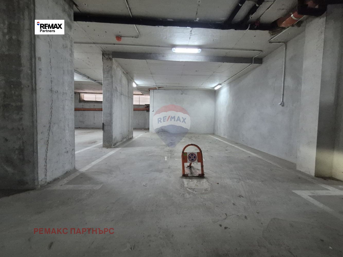 Дава под наем ГАРАЖ, ПАРКОМЯСТО, гр. Варна, Базар Левски