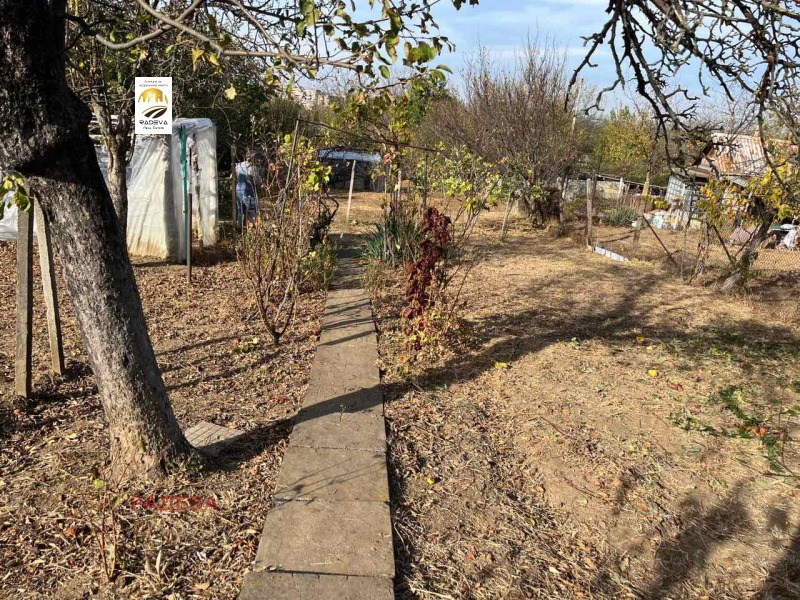 Дава под наем ВИЛА, гр. Русе, Чародейка - Юг, снимка 2 - Вили - 52538306