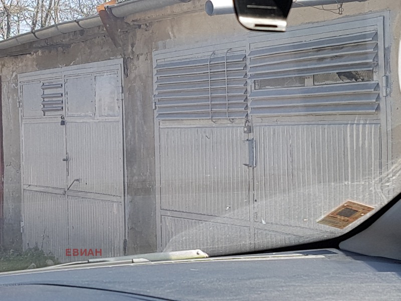 Дава под наем ГАРАЖ, ПАРКОМЯСТО, гр. Русе, Здравец Изток