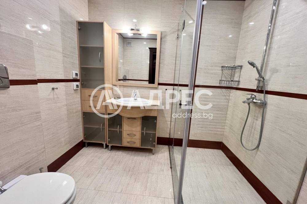 Дава под наем 4-СТАЕН, гр. София, Лозенец, снимка 16 - Апартаменти - 53779384