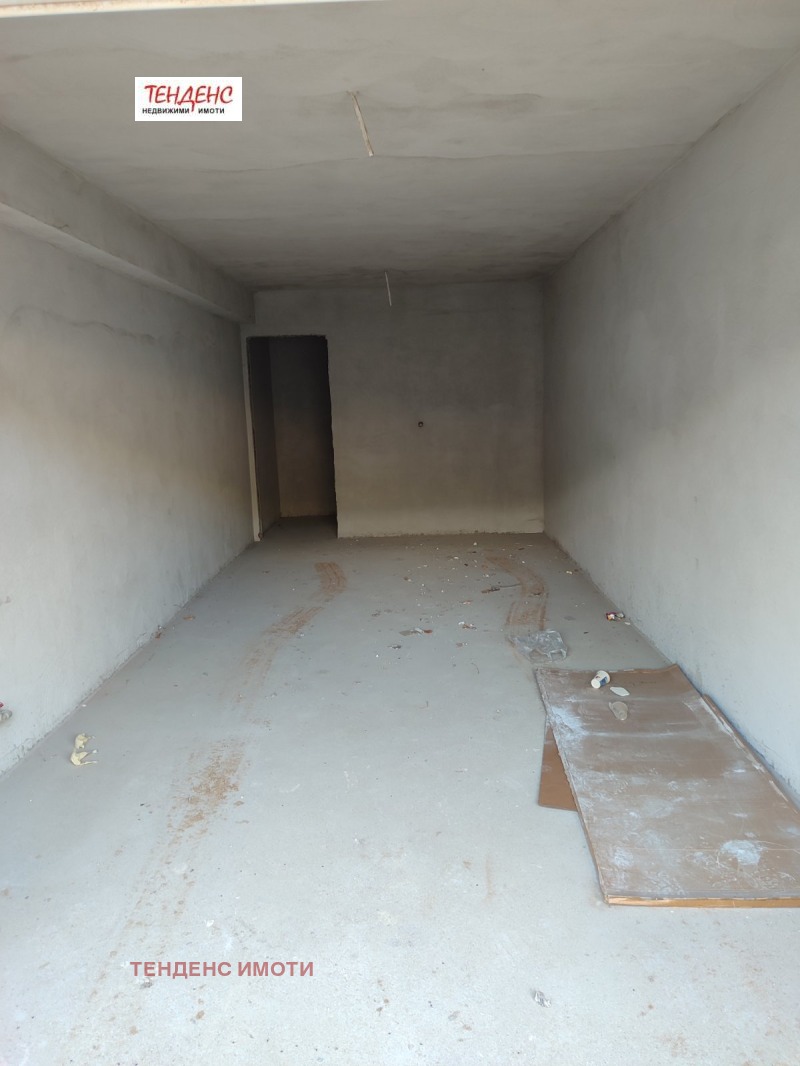 Дава под наем ГАРАЖ, ПАРКОМЯСТО, гр. Кърджали, Възрожденци, снимка 2 - Гаражи и паркоместа - 53184394