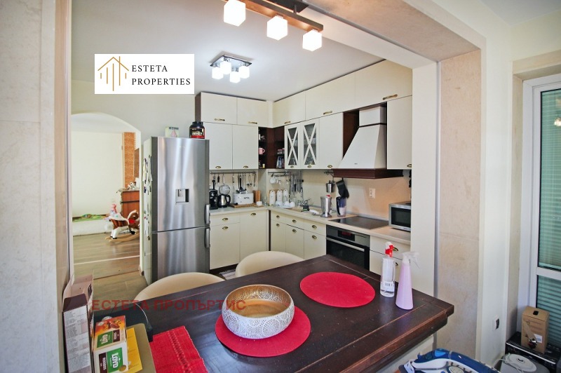 Дава под наем 4-СТАЕН, гр. София, Лозенец, снимка 3 - Апартаменти - 53270894