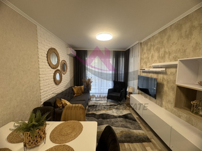 A louer  2 chambres Varna , Kolhozen pazar , 80 m² | 32346110