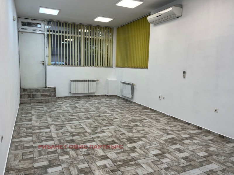 Do wynajęcia  Sklep Sofia , Centar , 31 mkw | 56393703