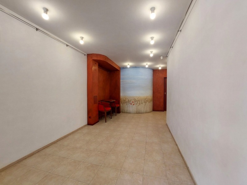 Издаје се  Схоп Софија , Центар , 32 м2 | 78969778 - слика [4]