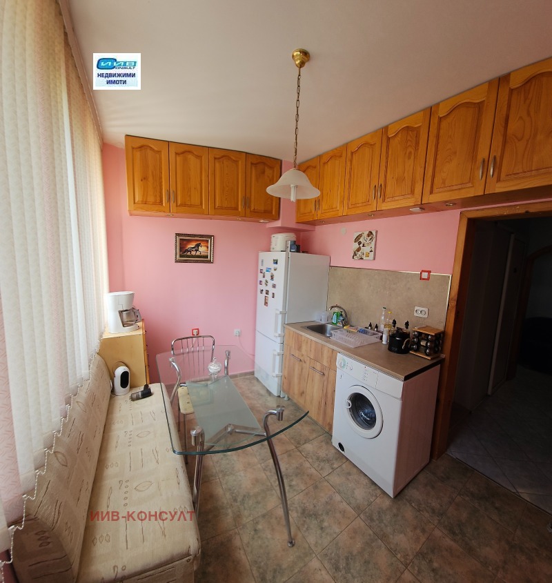 Издаје се  1 спаваћа соба Велико Тарново , Центар , 70 м2 | 65722307