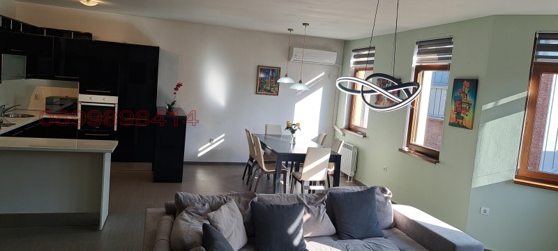 Дава под нем  3-стаен, град София, Център • 1 600 € • ID 66162406 — holmes.bg - [1] 
