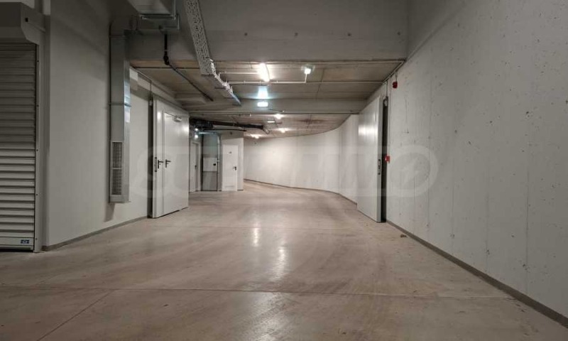 Дава под наем ГАРАЖ, ПАРКОМЯСТО, гр. София, Зона Б-5-3, снимка 3 - Гаражи и паркоместа - 53327087