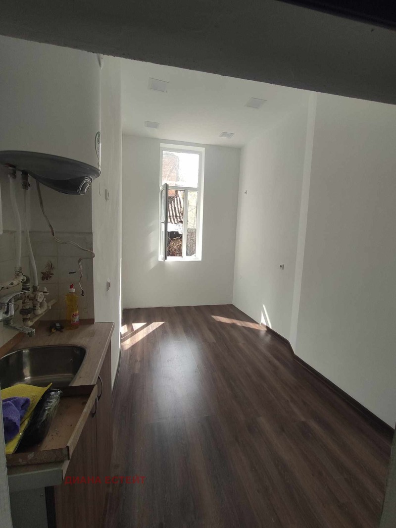 Дава под Наем ОФИС в град Видин, Център - 10 кв.м / 160 € » 312.93 лв., ДИАНА ЕСТЕЙТ