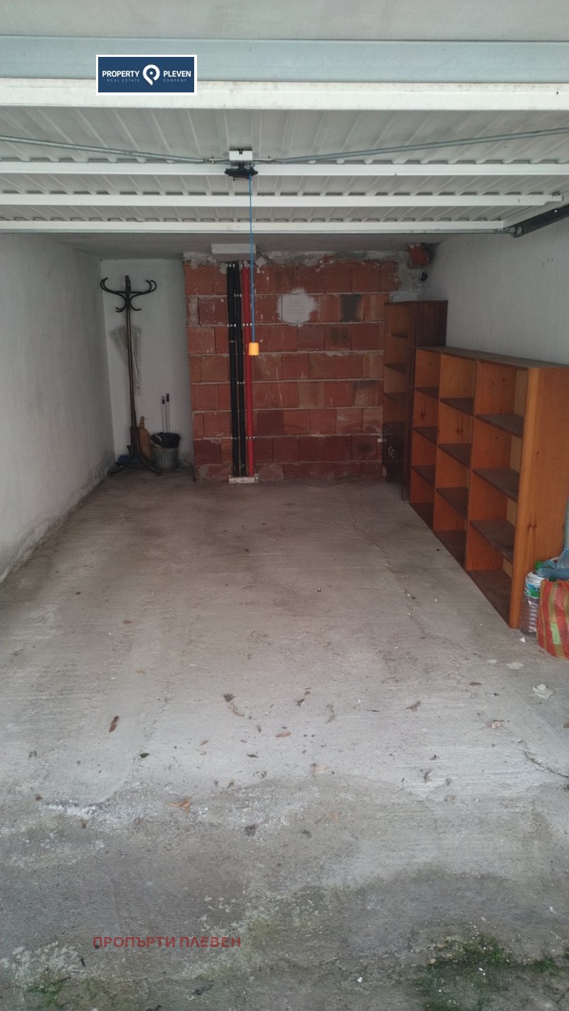 Дава под наем ГАРАЖ, ПАРКОМЯСТО, гр. Плевен, Широк център