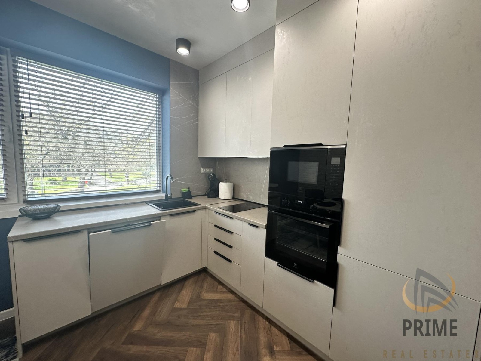 Дава под наем 3-СТАЕН, гр. Бургас, Център, снимка 3 - Апартаменти - 54249739