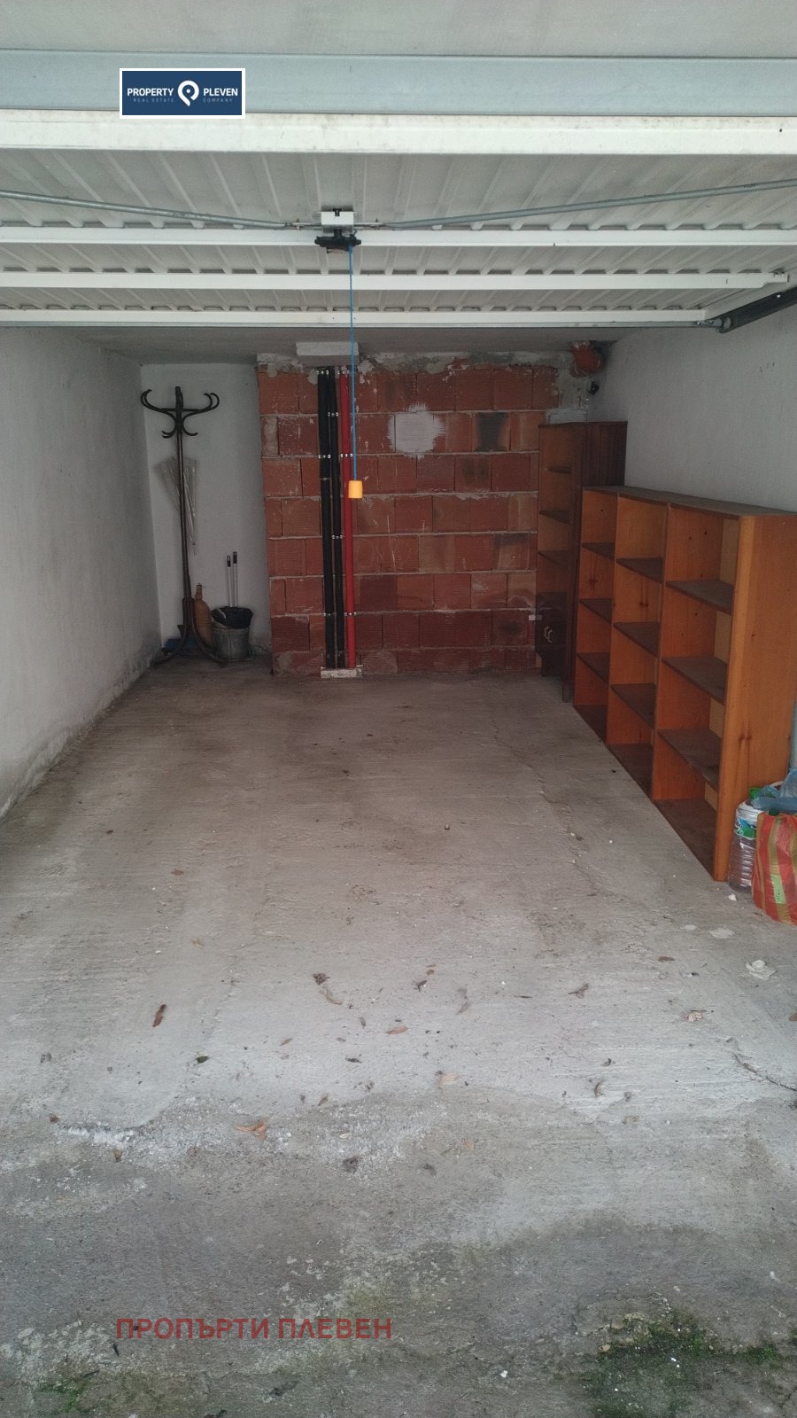 Дава под наем ГАРАЖ, ПАРКОМЯСТО, гр. Плевен, Широк център
