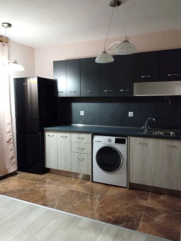 Дава под нем  2-стаен, град София, Люлин - център •  525 EUR • ID 80632831 — holmes.bg - [1] 